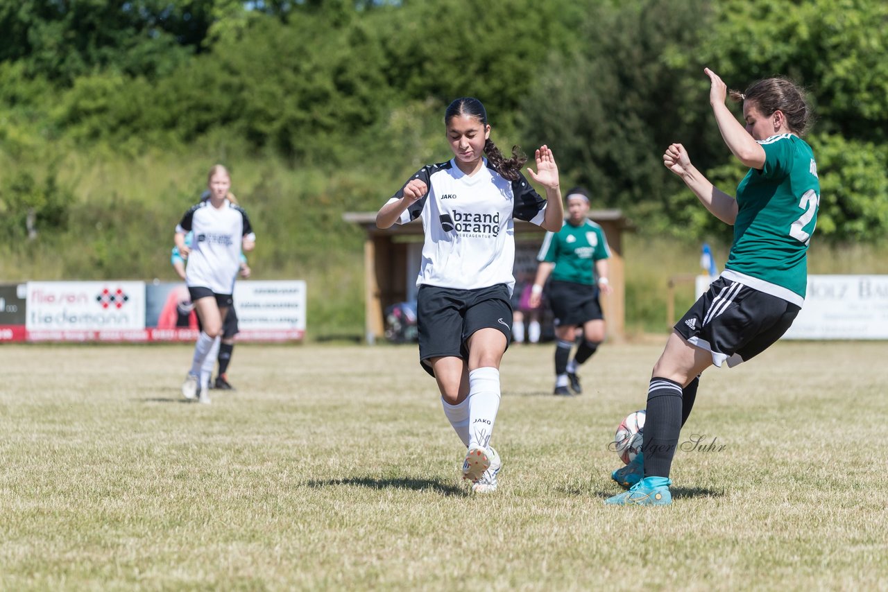 Bild 66 - wBJ TuRa Meldorf/Buesum - JFV Luebeck : Ergebnis: 1:0